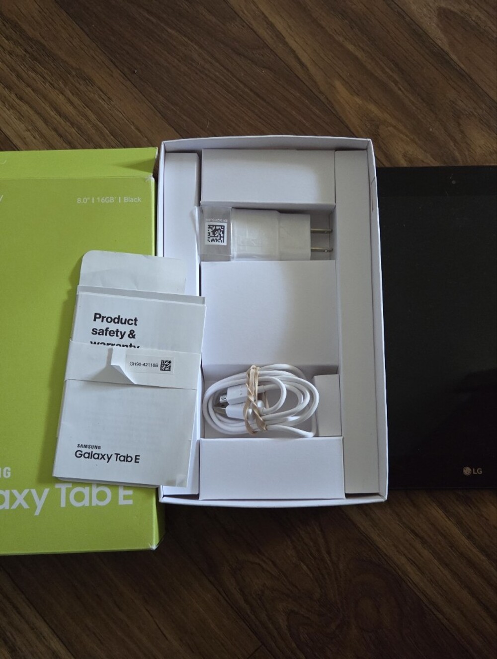 Samsung Galaxy Tab E 8" Tablet  16 GB Sprint WiFi Tested SM-T377V